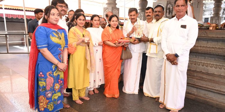 ಶ್ರೀ ಮಹಾಲಕ್ಷ್ಮೀ ದೇವಸ್ಥಾನ, ಶ್ರೀ ಕ್ಷೇತ್ರ ಉಚ್ಚಿಲ ಮಾನ್ಯ ಪೌರಾಡಳಿತ ಸಚಿವ ಶ್ರೀ ಎಚ್. ಸಿ. ಬಾಲಕೃಷ್ಣ ಅವರಿಂದ ಶ್ರೀ ಕ್ಷೇತ್ರ ಉಚ್ಚಿಲಕ್ಕೆ ಭೇಟಿ