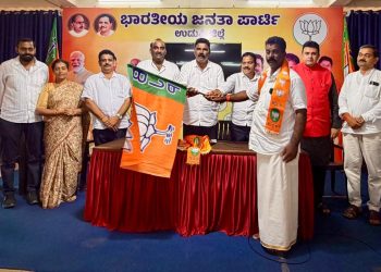 ಪ್ರಧಾನಿ ಮೋದಿ ನಾಯಕತ್ವ ಮೆಚ್ಚಿ ಕಾಂಗ್ರೆಸ್‌ ತೊರೆದು ಬಿಜೆಪಿಗೆ ಸೇರ್ಪಡೆಗೊಂಡ ಮುಖಂಡರು
