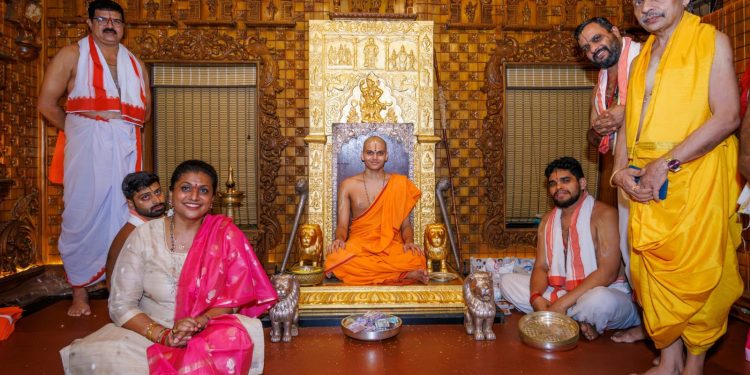 ಉಡುಪಿ ಶ್ರೀಕೃಷ್ಣ ಮಠಕ್ಕೆ ನಟಿ ರೋಜಾ ಸೆಲ್ವಮಣಿ ಭೇಟಿ..!