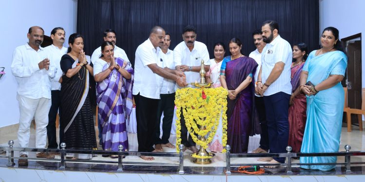 ‘ಪ್ರಧಾನಿ ನರೇಂದ್ರ ಮೋದಿ 25 ವರ್ಷಗಳ ಸೇವಾ ಪಯಣ ಅಂತ್ಯೋದಯದಿಂದ ಸರ್ವೋದಯದತ್ತ ಸಾಗಿದೆ’ : ಶಾಸಕ ಕಿರಣ್ ಕುಮಾರ್ ಕೊಡ್ಗಿ
