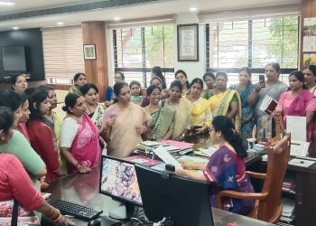 ಕಾರ್ಕಳ ಕಾಂಗ್ರೆಸ್ ಪ್ರತಿಭಟನೆಯಲ್ಲಿ ಬಿಜೆಪಿ ಸಂಸದರು, ಶಾಸಕರು ಮತ್ತು ನಾಯಕರ ವಿರುದ್ಧ ನಡೆದ ವೈಯಕ್ತಿಕ ತೇಜೋವಧೆಗೆ ಖಂಡನೆ, ಸೂಕ್ತ ಕ್ರಮಕ್ಕೆ ಆಗ್ರಹಿಸಿ ಬಿಜೆಪಿ ಜಿಲ್ಲಾ ಮಹಿಳಾ ಮೋರ್ಚಾದಿಂದ ಜಿಲ್ಲಾಧಿಕಾರಿಗಳಿಗೆ ಮನವಿ