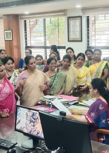 ಕಾರ್ಕಳ ಕಾಂಗ್ರೆಸ್ ಪ್ರತಿಭಟನೆಯಲ್ಲಿ ಬಿಜೆಪಿ ಸಂಸದರು, ಶಾಸಕರು ಮತ್ತು ನಾಯಕರ ವಿರುದ್ಧ ನಡೆದ ವೈಯಕ್ತಿಕ ತೇಜೋವಧೆಗೆ ಖಂಡನೆ, ಸೂಕ್ತ ಕ್ರಮಕ್ಕೆ ಆಗ್ರಹಿಸಿ ಬಿಜೆಪಿ ಜಿಲ್ಲಾ ಮಹಿಳಾ ಮೋರ್ಚಾದಿಂದ ಜಿಲ್ಲಾಧಿಕಾರಿಗಳಿಗೆ ಮನವಿ