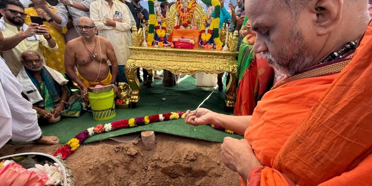ಫೀನಿಕ್ಸ್ನಲ್ಲಿ ಶ್ರೀ ವೆಂಕಟಕೃಷ್ಣ ಕ್ಷೇತ್ರದ ನೂತನ ದೇವಾಲಯಕ್ಕೆ ಶಿಲಾನ್ಯಾಸ