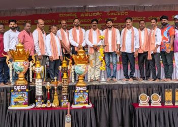 ಬ್ರಹ್ಮಾವರ: ಮಾಣಿಕ್ಯ ಪ್ರೀಮಿಯರ್ ಲೀಗ್ 2026 ಹಾಗೂ ವಿಶ್ವಕರ್ಮ ಟ್ರೋಫಿ ಕ್ರಿಕೆಟ್ ಪಂದ್ಯಾಟಕ್ಕೆ ಚಾಲನೆ