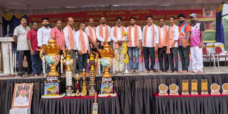 ಬ್ರಹ್ಮಾವರ: ಮಾಣಿಕ್ಯ ಪ್ರೀಮಿಯರ್ ಲೀಗ್ 2026 ಹಾಗೂ ವಿಶ್ವಕರ್ಮ ಟ್ರೋಫಿ ಕ್ರಿಕೆಟ್ ಪಂದ್ಯಾಟಕ್ಕೆ ಚಾಲನೆ